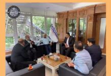 پیرو ماموریت اعضای شورای اسلامی شهر آبادان وسرپرستشهرداری آبادان با *هماهنگی و پیگیری دکتر جلیل مختار در روز سه شنبه ۱۴۰۰/۰۴/۰۷جلسه ای با دکتر هاتف مدیرعامل شرکت اسکان بنیاد مستضعفان منعقد شد